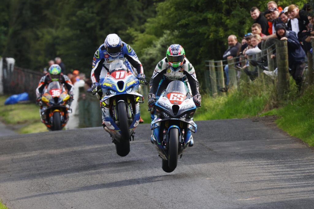 Rod Neill/Pacemaker Press 26/07/2025:  Close racing between Michael Sweeney and Conor Cummins during the Race of Legends at Armoy on Saturday. Photo by Rod Neill/Pacemaker Press
